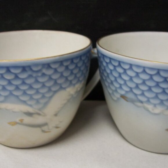 Set of 4 Teacups and Saucers - Seagull and Seashell by BING & GRONDAHL - Picture 3 of 5